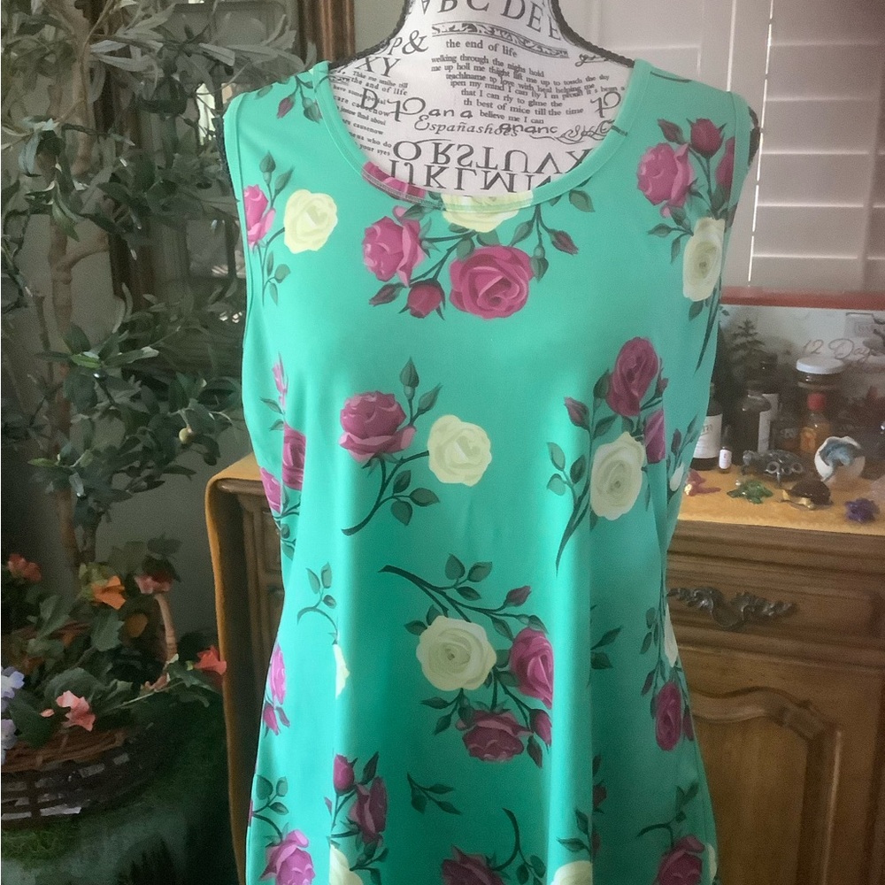 Floral Scoop Neck Tank Top in Teal with Rose Print